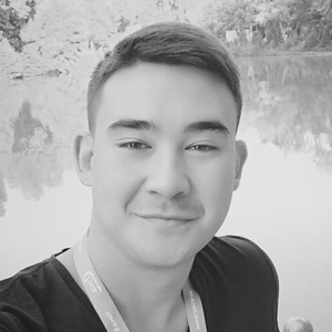 Ткачёв Сергей Игоревич , Директор по продажам
